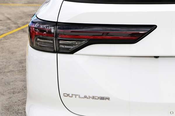 2025 Mitsubishi Outlander LS ZM