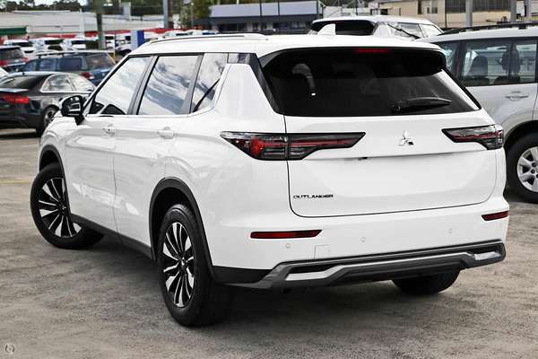 2025 Mitsubishi Outlander LS ZM