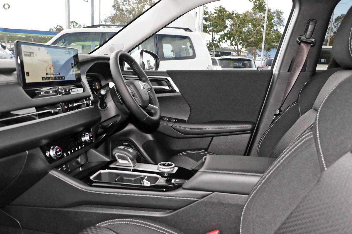 2025 Mitsubishi Outlander LS ZM