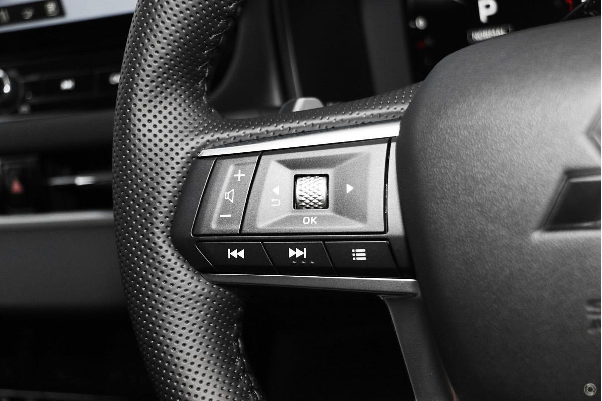 2025 Mitsubishi Outlander LS ZM