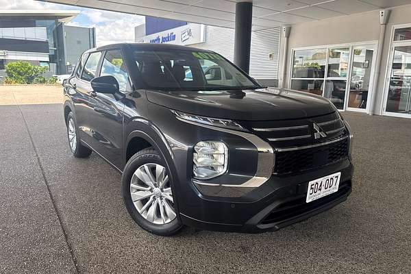 2025 Mitsubishi Outlander ES ZM