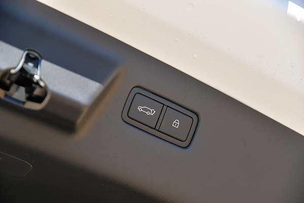 2025 Hyundai Santa Fe Hybrid Elite MX5.V2