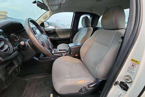 2017 Toyota Tacoma SR