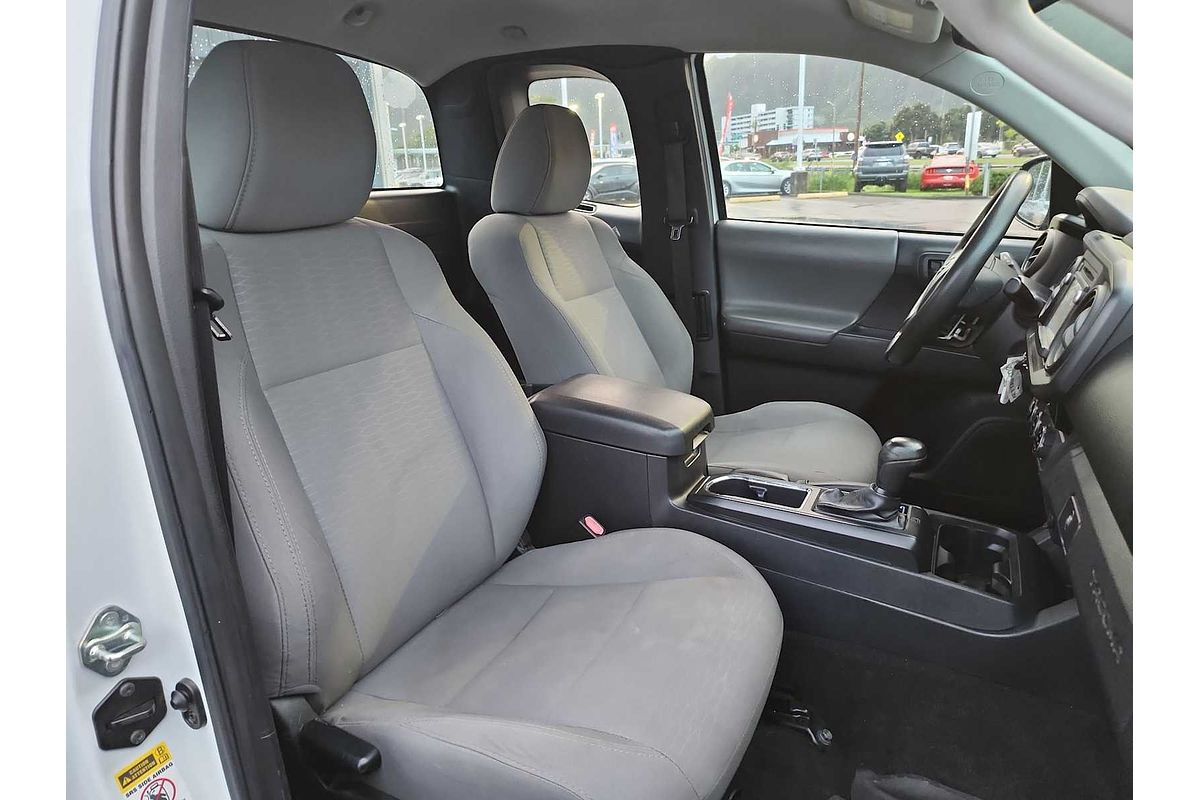 2017 Toyota Tacoma SR