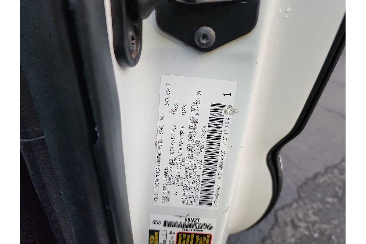 2017 Toyota Tacoma SR