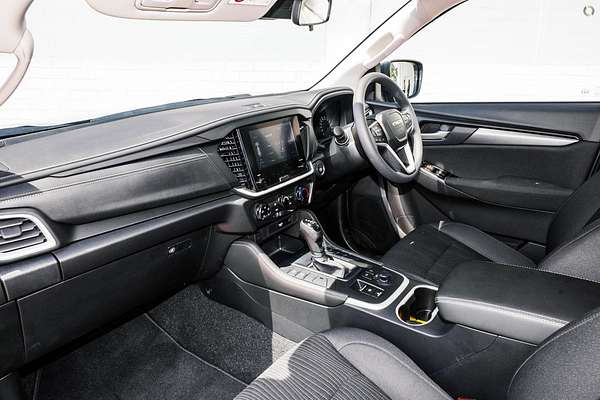 2025 Isuzu MU-X LS-M