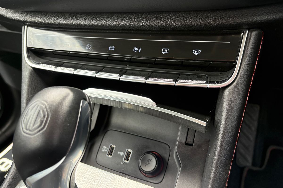 2023 MG HS Vibe SAS23