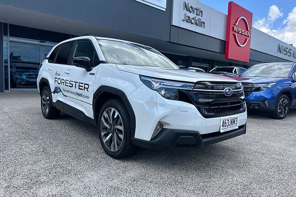 2025 Subaru Forester Hybrid Touring S6