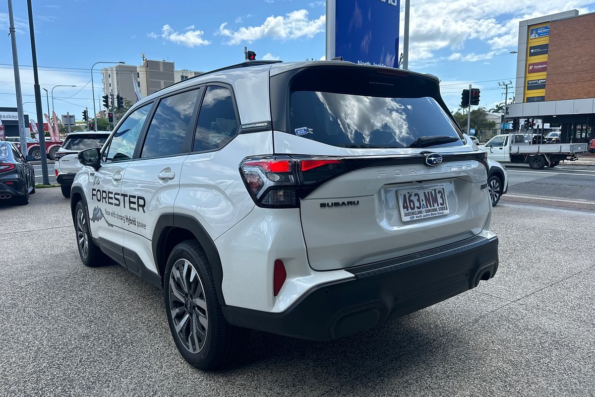 2025 Subaru Forester Hybrid Touring S6
