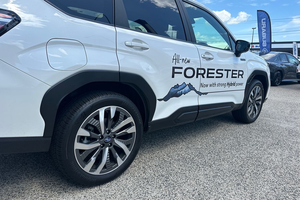 2025 Subaru Forester Hybrid Touring S6