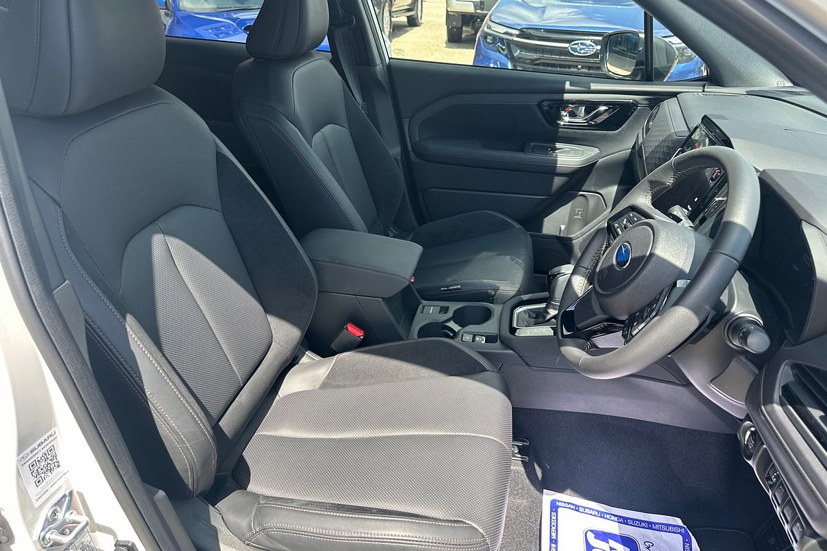 2025 Subaru Forester Hybrid Touring S6