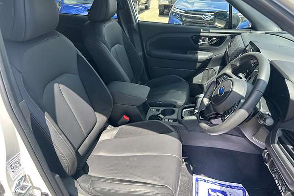 2025 Subaru Forester Hybrid Touring S6