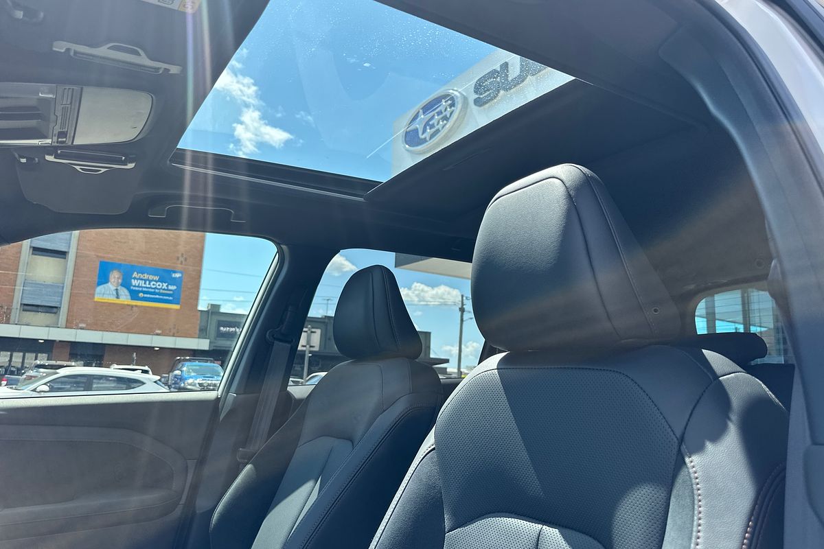 2025 Subaru Forester Hybrid Touring S6