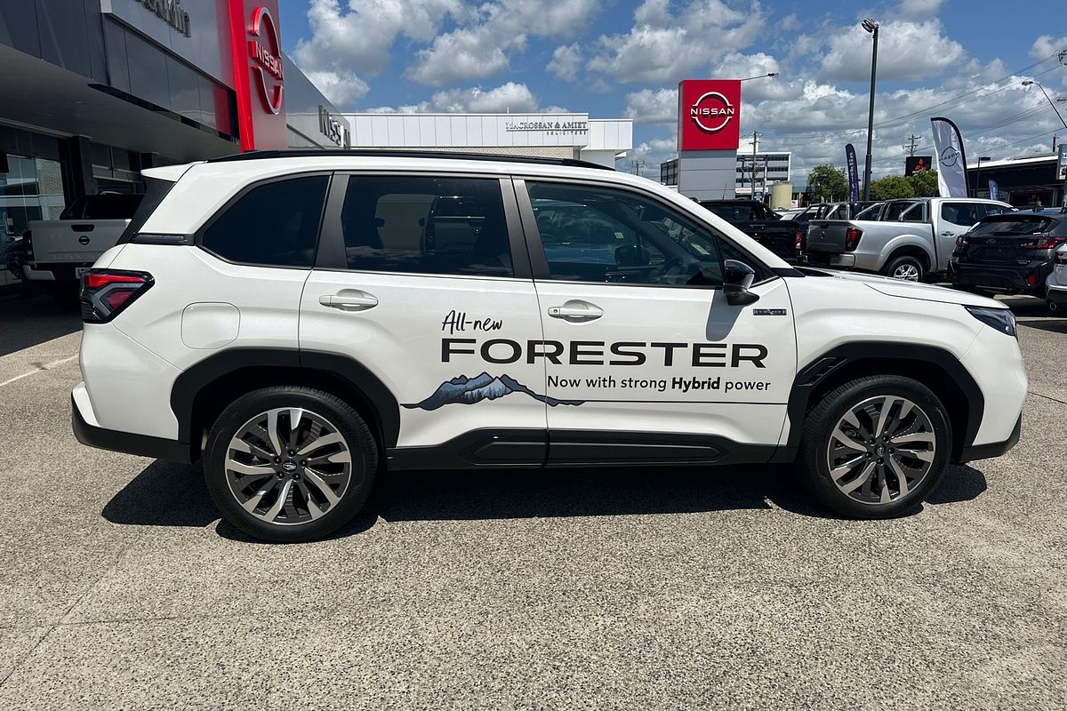 2025 Subaru Forester Hybrid Touring S6