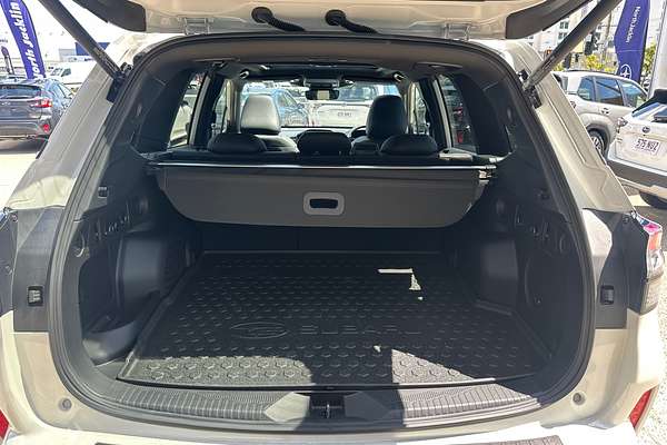 2025 Subaru Forester Hybrid Touring S6