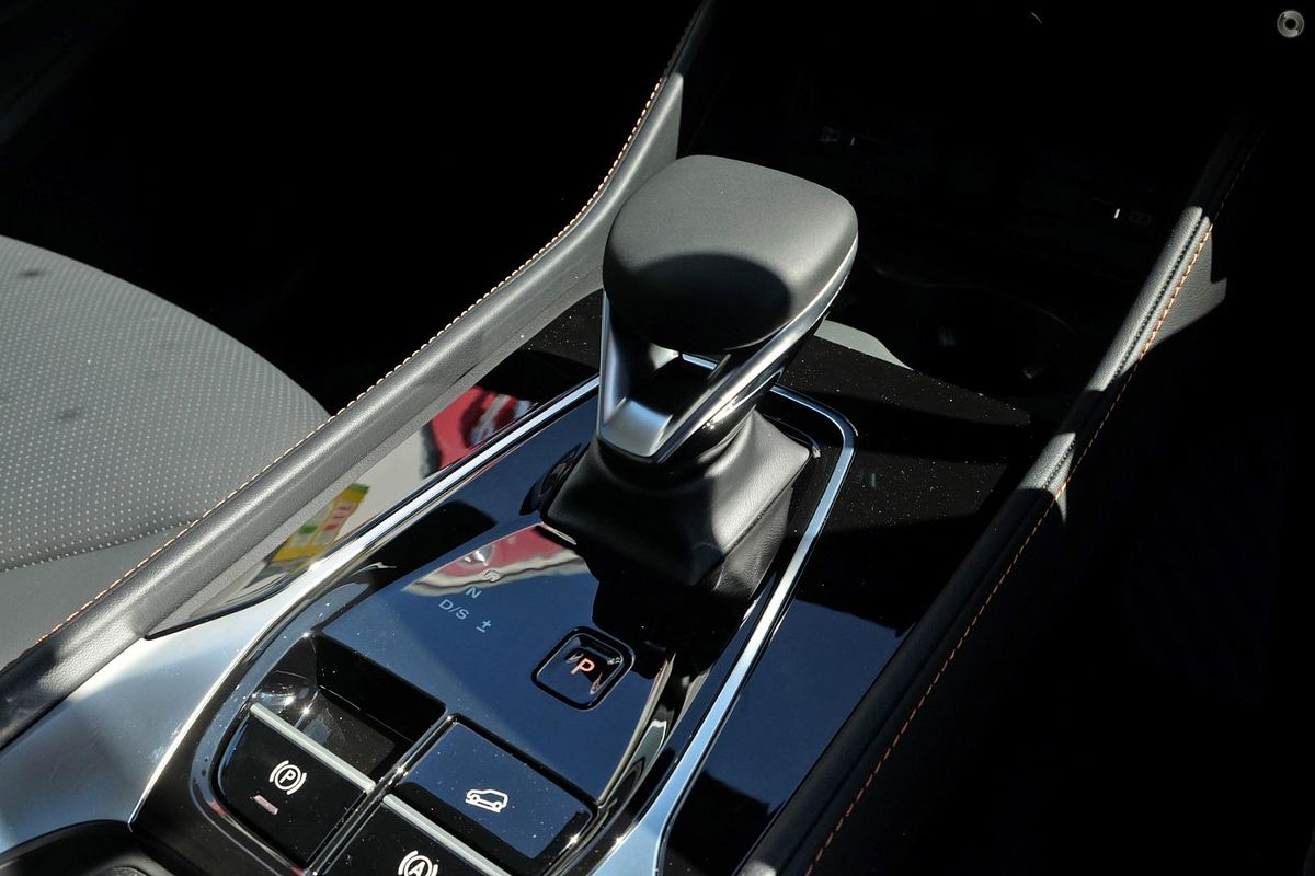 2025 MG HS Essence AS33