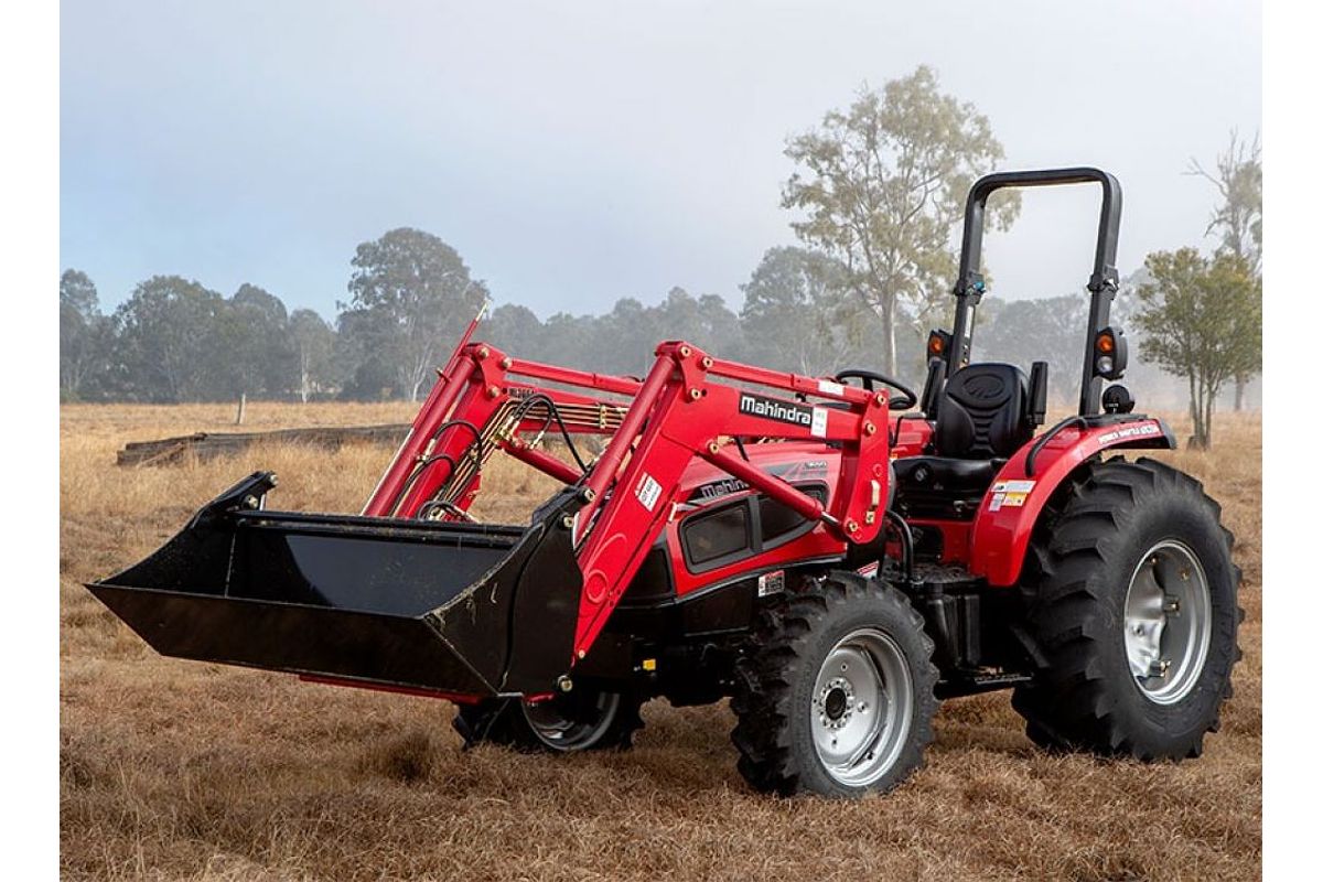 2025 Mahindra 3650 TRACTOR WITH LOADER AND 4 IN 1 BUCKET