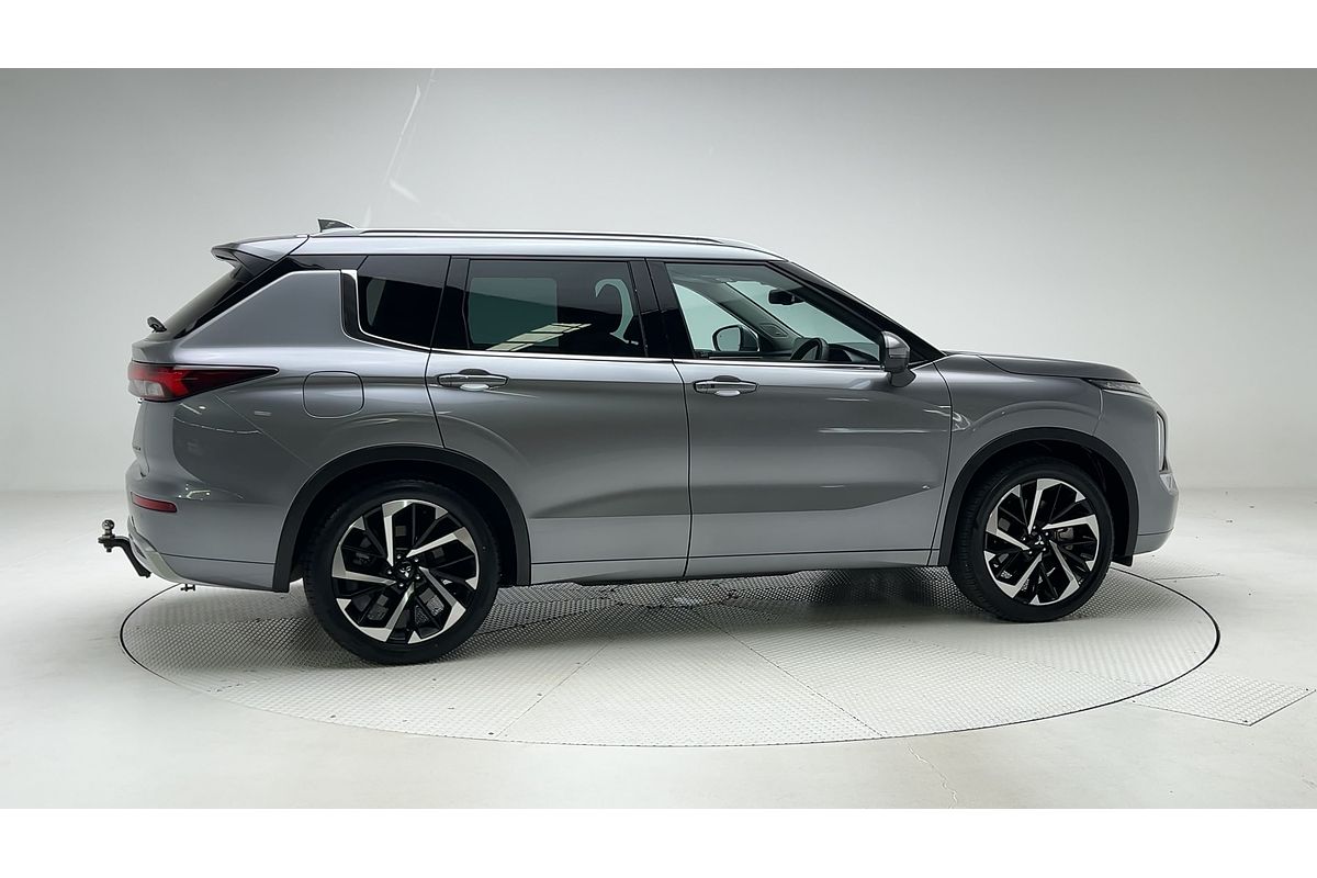 2023 Mitsubishi Outlander Exceed ZM