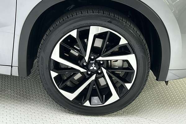 2023 Mitsubishi Outlander Exceed ZM