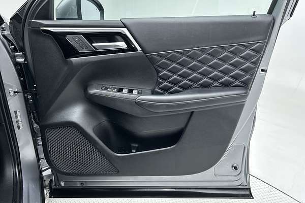 2023 Mitsubishi Outlander Exceed ZM