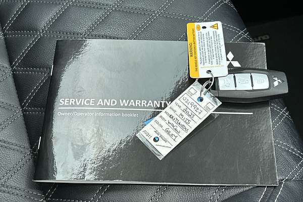 2023 Mitsubishi Outlander Exceed ZM