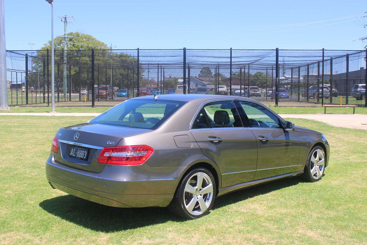 2009 MERCEDES-BENZ E250 CGI AVANTGARDE 5 SP AUTOMATIC 4D SEDAN T4