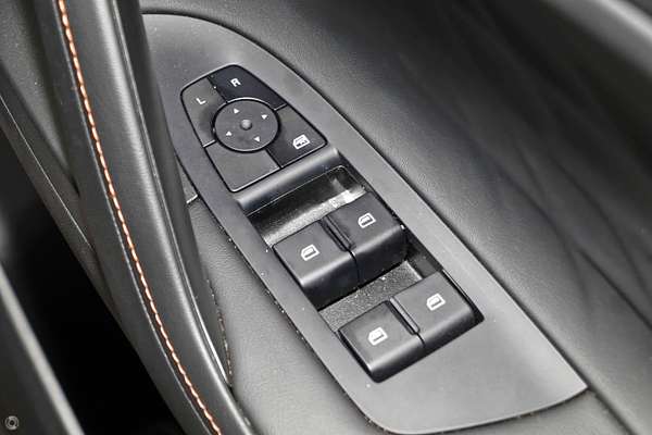 2025 MG HS Excite AS33