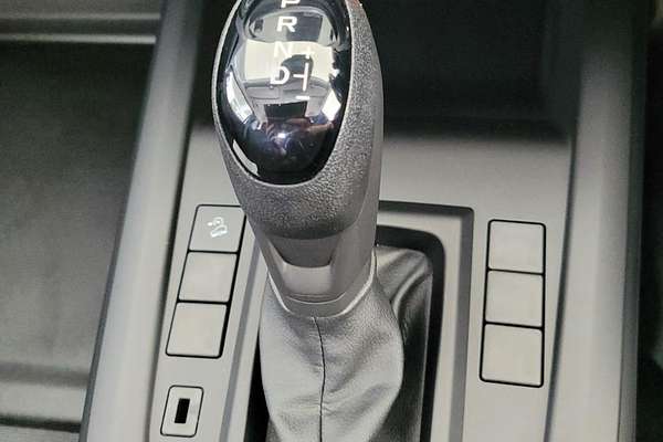 2025 Isuzu D-MAX SX High Ride Rear Wheel Drive