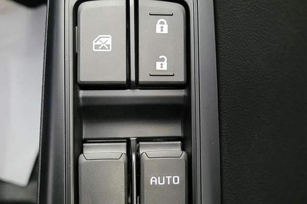 2025 Isuzu D-MAX SX High Ride Rear Wheel Drive