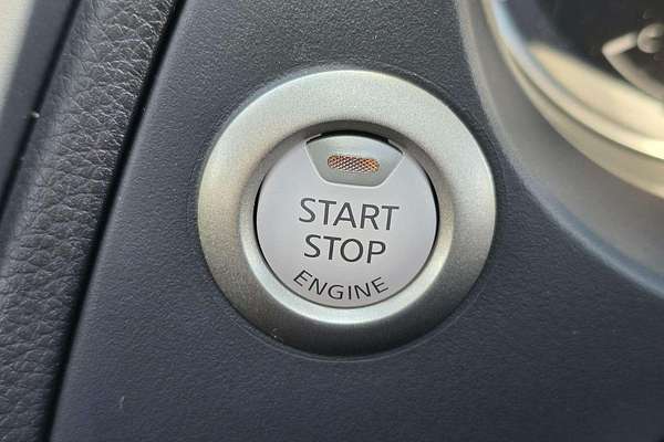 2025 Nissan Navara ST-X D23 4X4