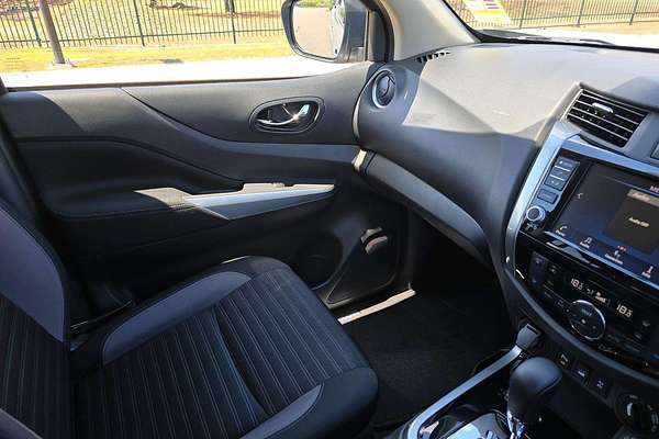 2025 Nissan Navara ST-X D23 4X4