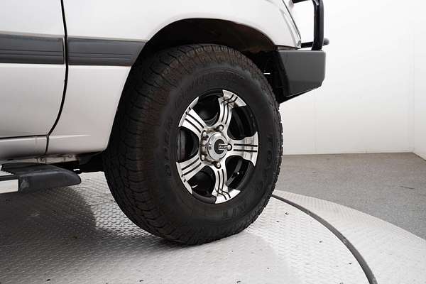 2002 Toyota Landcruiser GXL HDJ100R