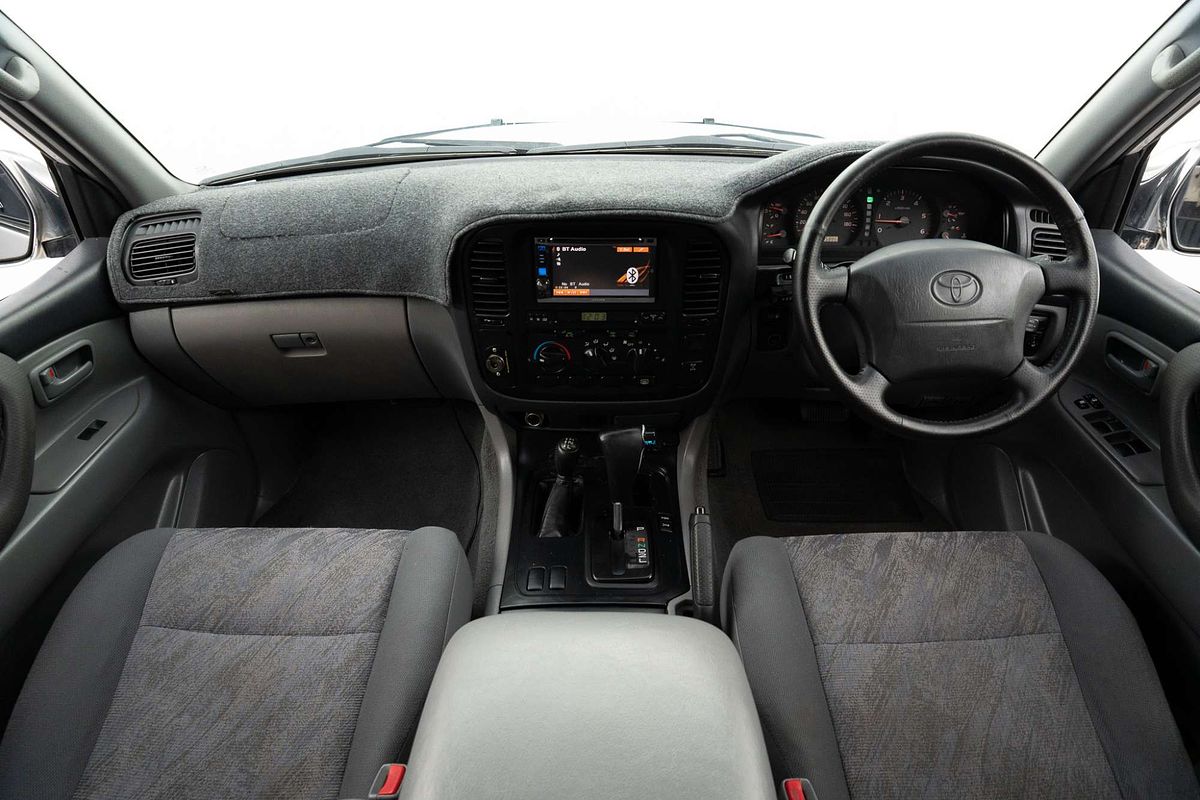 2002 Toyota Landcruiser GXL HDJ100R