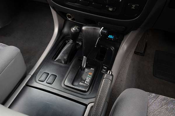 2002 Toyota Landcruiser GXL HDJ100R