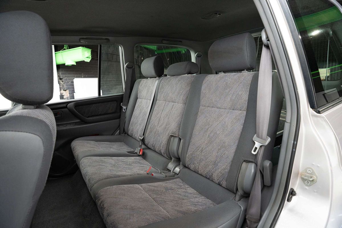 2002 Toyota Landcruiser GXL HDJ100R