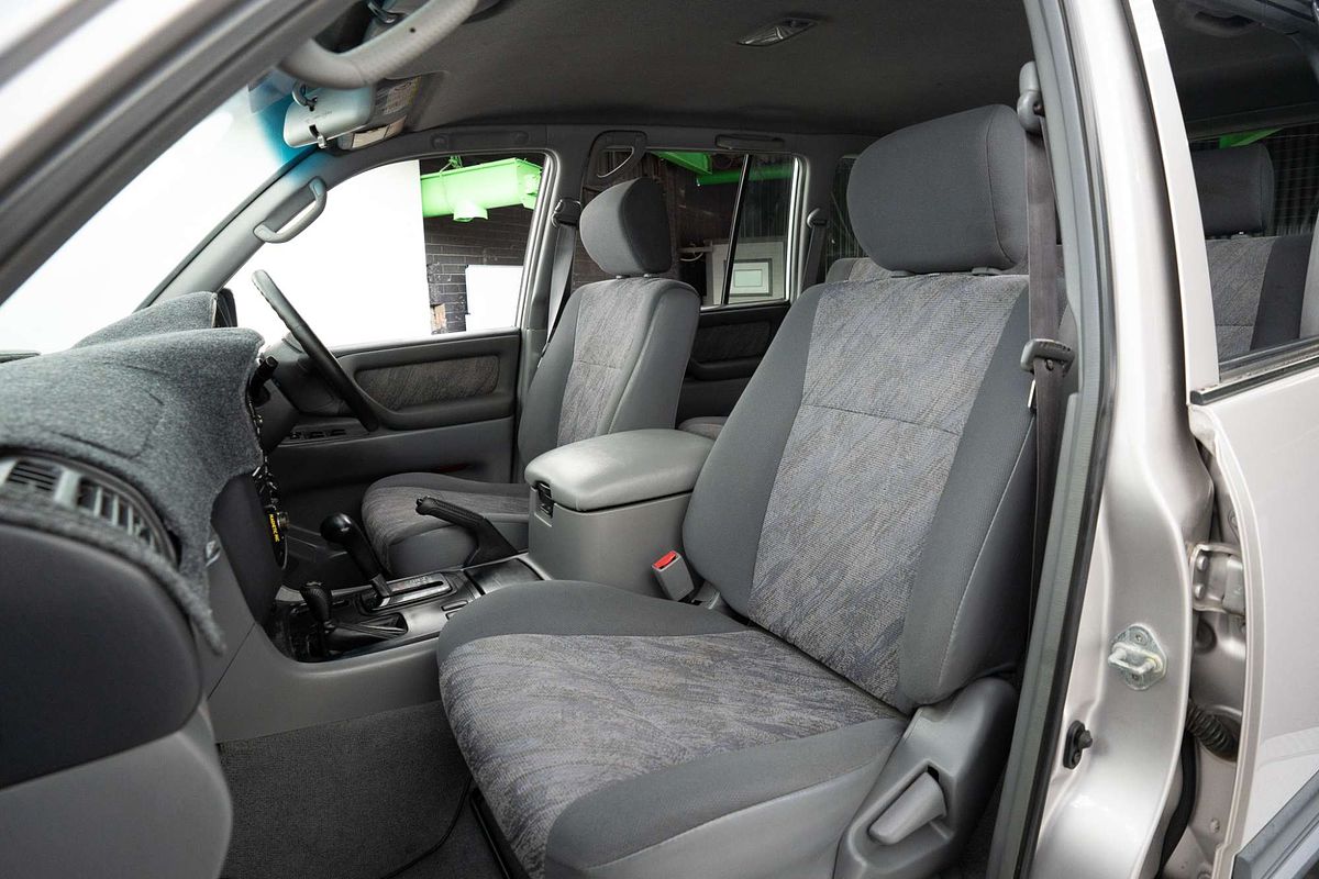 2002 Toyota Landcruiser GXL HDJ100R