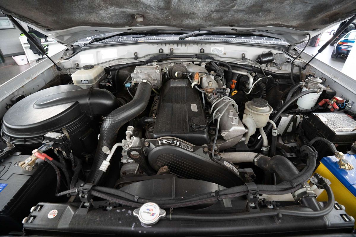 2002 Toyota Landcruiser GXL HDJ100R