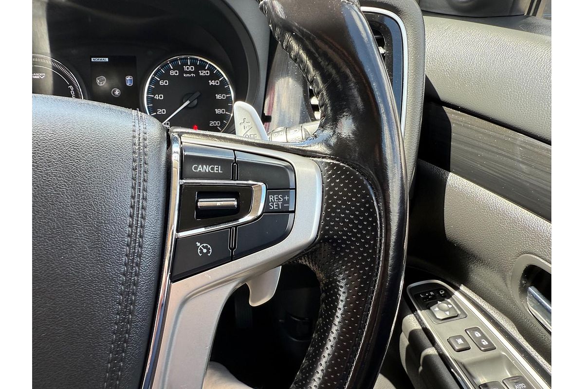 2017 Mitsubishi Outlander PHEV LS ZK