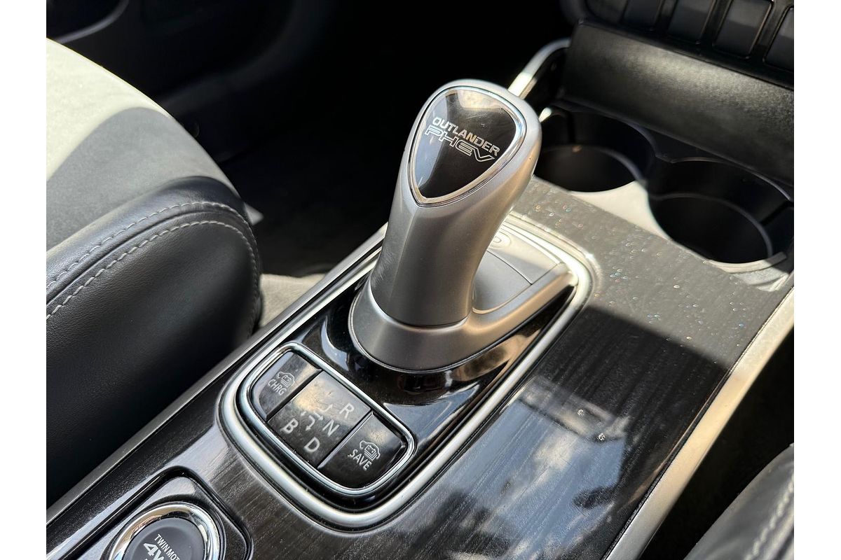 2017 Mitsubishi Outlander PHEV LS ZK