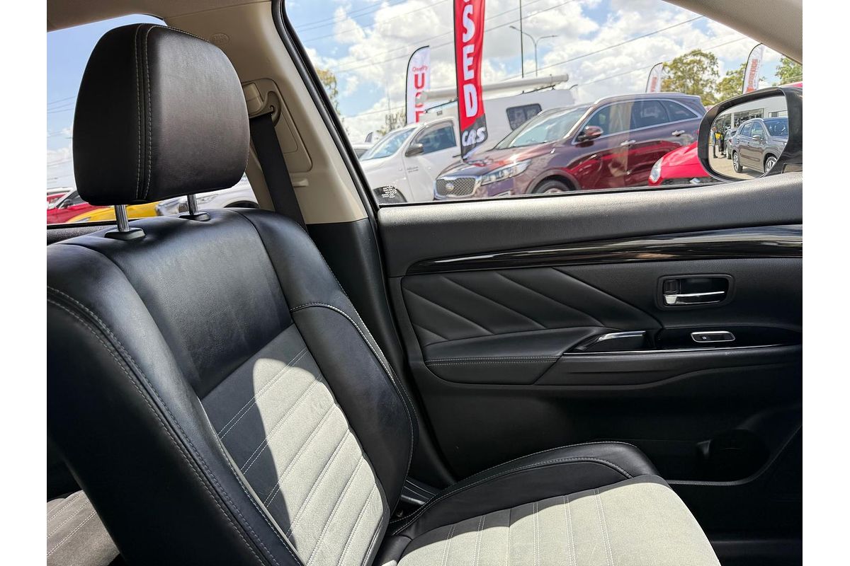 2017 Mitsubishi Outlander PHEV LS ZK