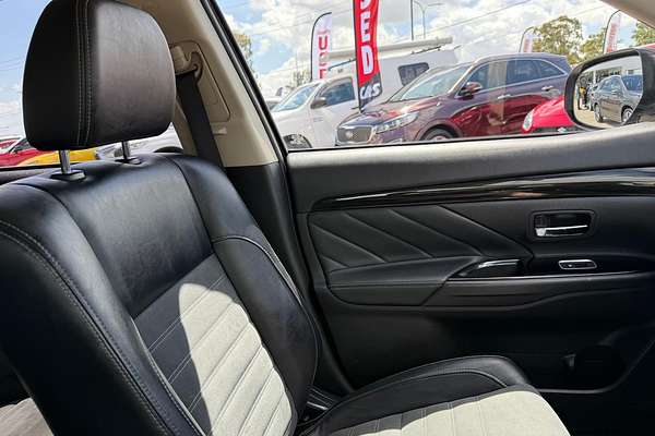 2017 Mitsubishi Outlander PHEV LS ZK