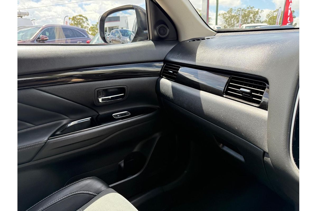 2017 Mitsubishi Outlander PHEV LS ZK