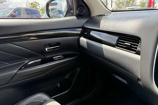 2017 Mitsubishi Outlander PHEV LS ZK