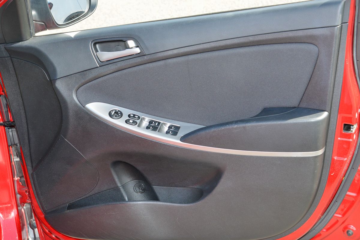 2018 Hyundai Accent Sport RB6