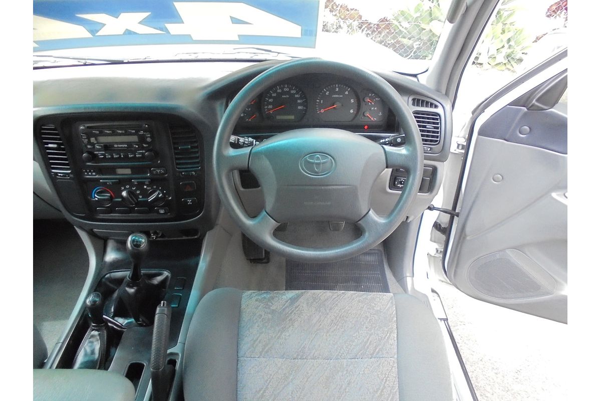2002 Toyota Landcruiser GXL HDJ100R
