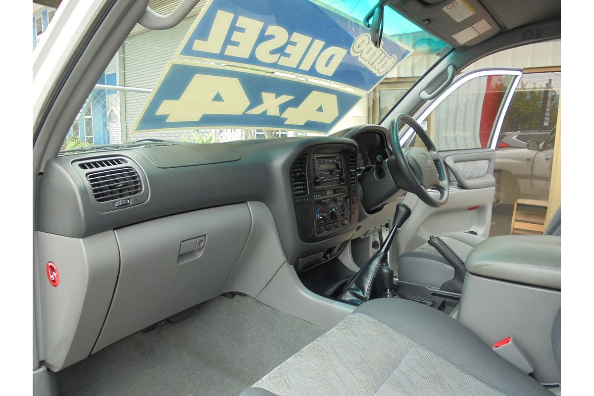 2002 Toyota Landcruiser GXL HDJ100R
