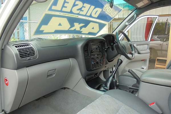 2002 Toyota Landcruiser GXL HDJ100R