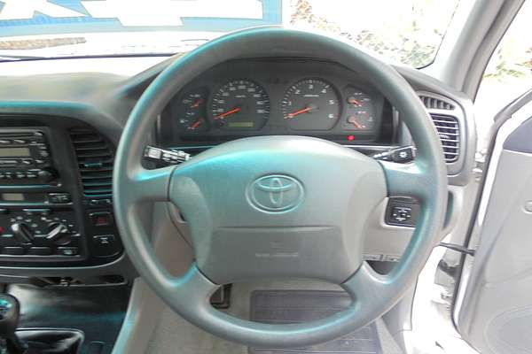 2002 Toyota Landcruiser GXL HDJ100R