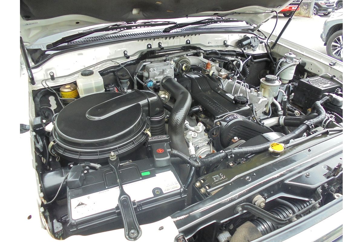 2002 Toyota Landcruiser GXL HDJ100R