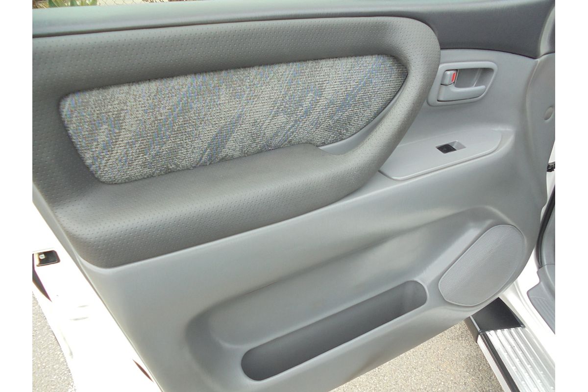 2002 Toyota Landcruiser GXL HDJ100R